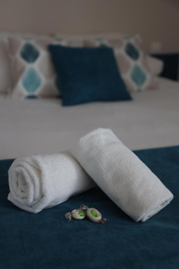 Un Hotel Sur Le Port La Rochelle  Ngoại thất bức ảnh
