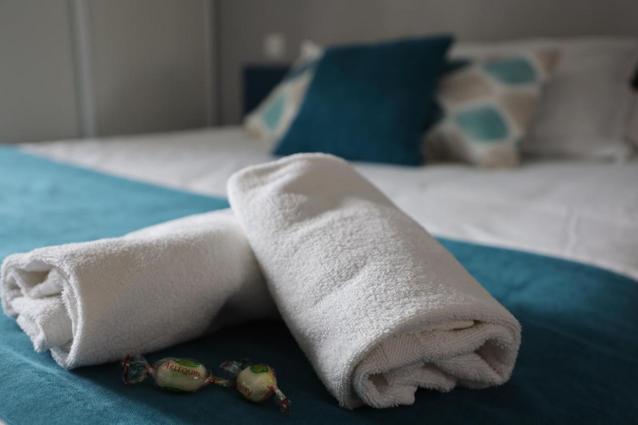 Un Hotel Sur Le Port La Rochelle  Ngoại thất bức ảnh